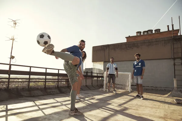 People Wearing Jerseys Having Fun Playing Football Building Rooftop Terrace — Stock Photo, Image