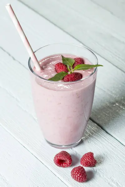 Raspberry Smoothie Glass Decorated Drinking Straw Three Raspberries Mint Leaves — Stock Photo, Image
