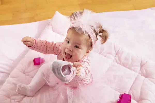 Hoge Hoek Uitzicht Van Baby Meisje Dragen Roze Tutu Rok — Stockfoto