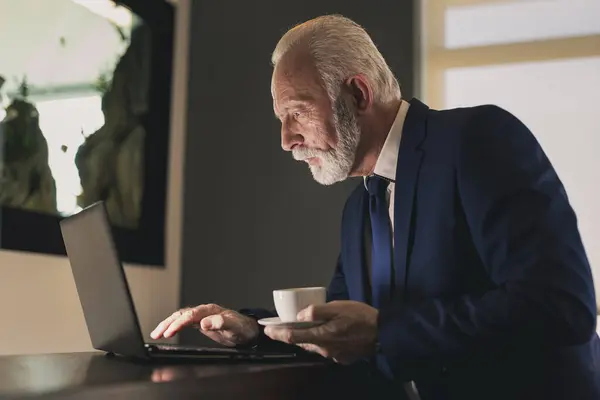 Senior Businessman Modern Office Working Laptop Computer Drinking Coffee — Stock Photo, Image