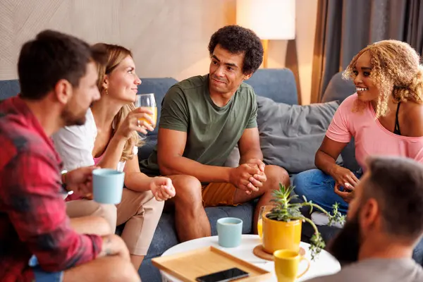 Group Cheerful Young Friends Relaxing Having Fun Home Sitting Couch — Stock Photo, Image