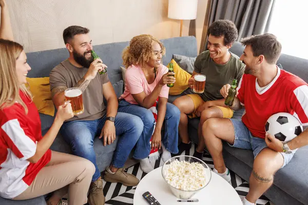 Group Cheerful Football Fans Having Fun Drinking Beer Making Toast — Stock Photo, Image