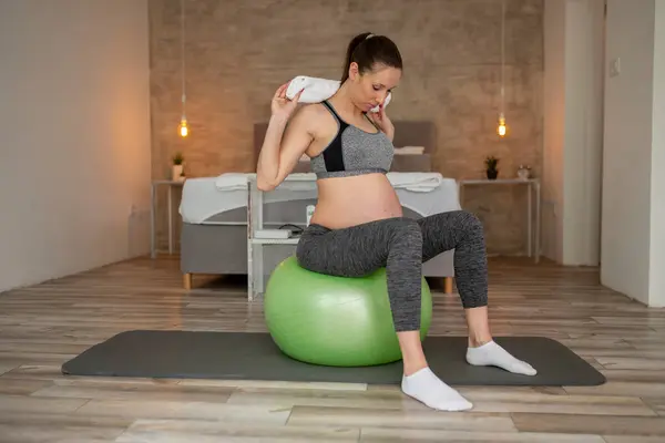 Pregnant Woman Working Out Home Third Trimester Practicing Healthy Active — Stock Photo, Image