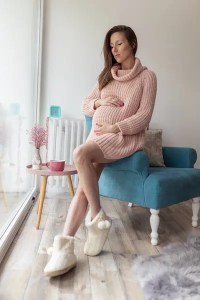 Mulher Grávida Bonita Relaxando Casa Esperando Seu Bebê Mulher Grávida — Fotografia de Stock