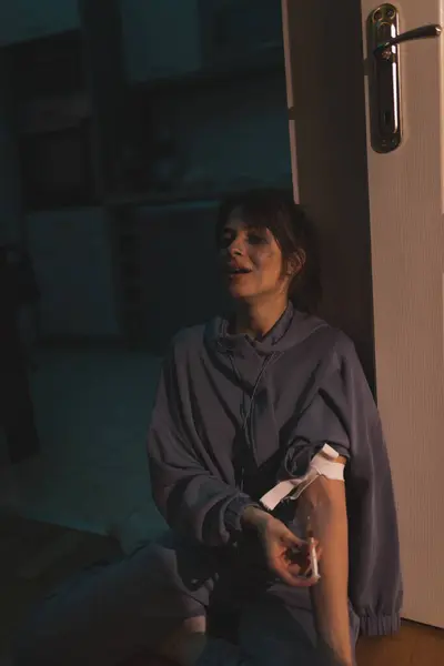 Woman Sitting Floor Dark Shooting Heroin Female Drug Addict Injecting — Stock Photo, Image