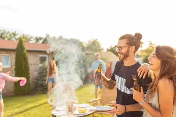 Group Cheerful Young Friends Having Backyard Barbecue Party Grilling Meat — Stock Photo, Image