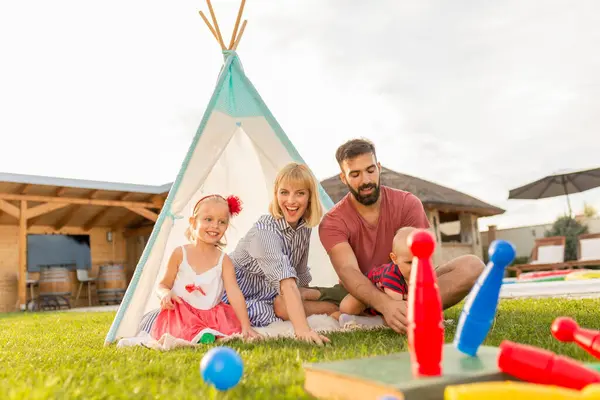 Happy Family Having Fun Spending Sunny Summer Day Camping Backyard — Stock Photo, Image