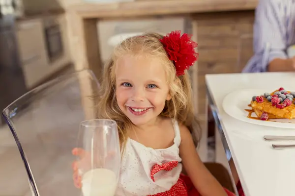 Beautiful Little Girl Sitting Dinning Room Table Holding Glass Milk — Stock Photo, Image