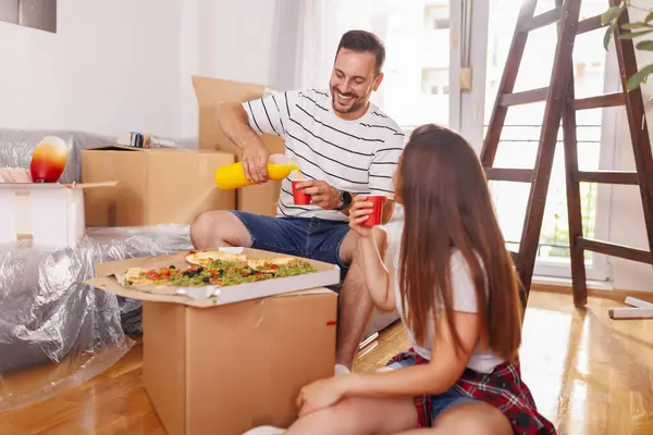 Beautiful Couple Love Taking Break While Moving New Home Together — Stock Photo, Image