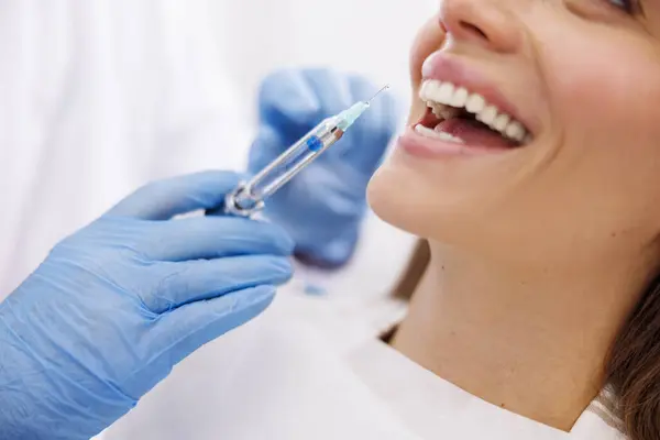 Detail Dentist Applying Local Anesthetic Patient Numbing Pain Procedure Focus — Stock Photo, Image