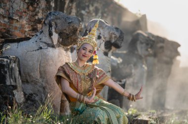 Pantomim (Khon) Wat Ma Hea Yong, Ayutthaya, Tayland 'da Ramakien' den (Ramayana) geleneksel Tayland klasik maskeli oyun sahneleridir.
