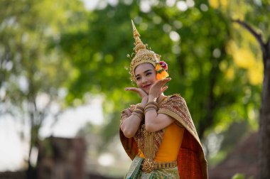 Pantomim (Khon) Wat Ma Hea Yong, Ayutthaya, Tayland 'da Ramakien' den (Ramayana) geleneksel Tayland klasik maskeli oyun sahneleridir.
