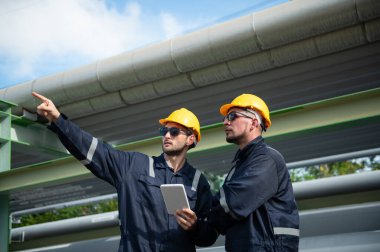 Rafineri endüstrisi, endüstriyel üretim, petrol ve gaz rafinerisi fabrikası, Petrokimya fabrikası