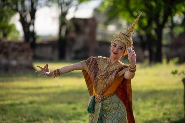 Pantomim (Khon) Wat Ma Hea Yong, Ayutthaya, Tayland 'da Ramakien' den (Ramayana) geleneksel Tayland klasik maskeli oyun sahneleridir.