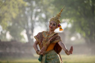 Pantomim (Khon) Wat Ma Hea Yong, Ayutthaya, Tayland 'da Ramakien' den (Ramayana) geleneksel Tayland klasik maskeli oyun sahneleridir.