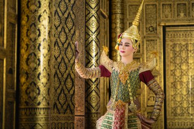 Pantomim (Khon) Tayland 'ın başkenti Ayutthaya' da Wat Phra Khao 'da Tayland tablolarının bir arkaplanı ile geleneksel Tayland klasik maskeli oyun sahneleridir.