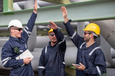 Rafineri endüstrisi, endüstriyel üretim, petrol ve gaz rafinerisi fabrikası, Petrokimya fabrikası