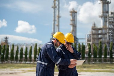 Rafineri endüstrisi, endüstriyel üretim, petrol ve gaz rafinerisi fabrikası, Petrokimya fabrikası