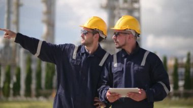 Rafineri endüstrisi, endüstriyel üretim, petrol ve gaz rafinerisi fabrikası, Petrokimya fabrikası