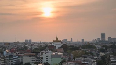 Altın Tepe Tapınağı 'nın (wat sraket rajavaravihara) gün batımında, Bangkok, Tayland, Asya, Tayland' ın tarihi ve ünlü yeri 