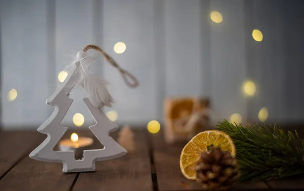 ecological christmas decorations home made : white wood tree, dried orange, craft gift ... zero waste christmas