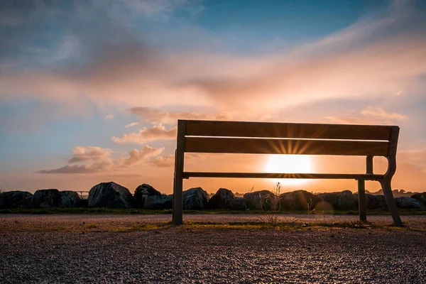 Empty Bench Sunrise Sun Rays Tranquility Concept Landscape Format — Stock Photo, Image