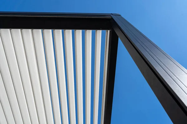 Ekologiczna Bioklimatyczna Konstrukcja Aluminiowa Pergoli Markiza Dach Tarasowy Zdjęcie Stockowe