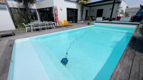 Altı Havuz Süpürgesi Havuz Zemininin Robot Temizliği Otomatik Robotlu Havuz — Stok video