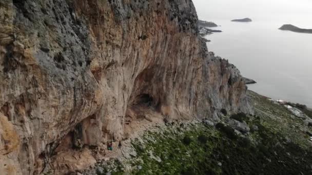 Vista Aérea Del Sector Escalada Odisea Isla Kalymnos Con Pueblos — Vídeo de stock