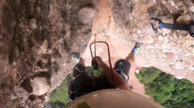 Solo dağcının 4K POV çözünürlük görüntüleri. Yüksek kalite 4k görüntü