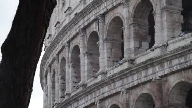 Roma kolezyum kemerleri. Yüksek kaliteli ağır çekim FullHD görüntüler