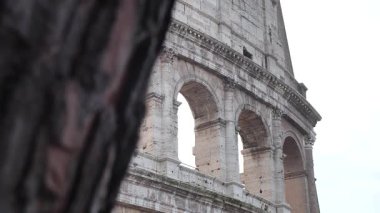 Roma kolezyum kemerleri. Yüksek kaliteli ağır çekim FullHD görüntüler