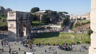 Roma 'daki insanlar tarihi kalıntılar. Yüksek kaliteli FullHD görüntüler