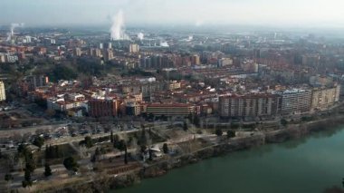 Zaragoza şehri, sabah hava manzaralı. Yüksek kalite 4k görüntü