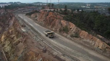 Endülüs İspanya 'sında Rio Tinto madeninin hava aracı görüntüsü. Yüksek kalite 4k görüntü