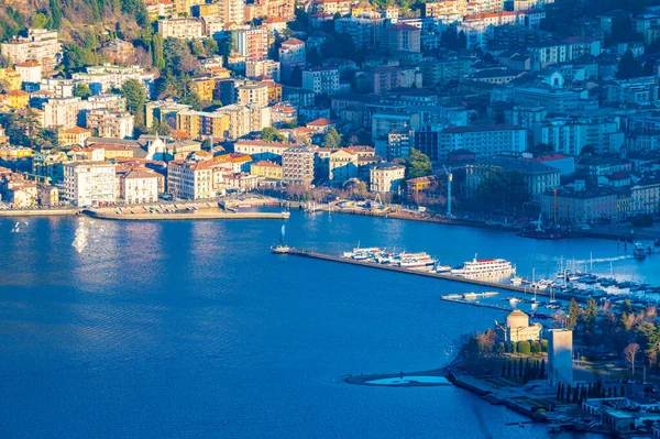 Como Şehri Göl Kenti Göl Kenarındaki Gezinti Alanı Binalar Yukarıdan — Stok fotoğraf