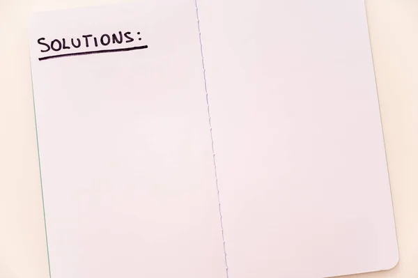 Página Cuaderno Blanco Con Las Soluciones Escritura Marcador Lado Soluciones — Foto de Stock