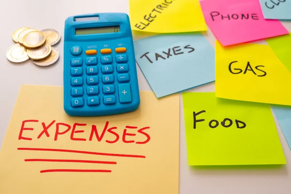 Yellow Sheet Red Text Expenses Calculator Next Colored Sticker Sheets — Stock Photo, Image