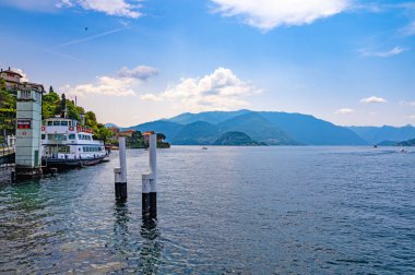 Varenna, Bellagio feribotu ve Como Gölü panoraması.. 