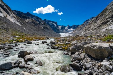 İsviçre, Engadine 'deki Forno buzulunun yakın görüntüsü..
