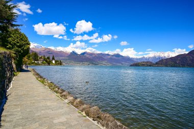 Como Gölü 'nün Panorama' sı, Passeggiata dell 'amore boyunca uzanan, Pianello del Lario.