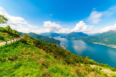 Como Gölü 'nün Panorama' sı, Tremezzina, Villa Balbianello, Lugano Gölü 'nün bir kısmı, Alpe Camaggiore' den fotoğraflandı..
