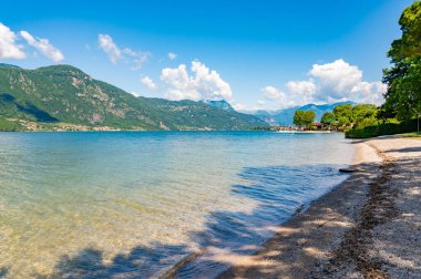 Como Gölü, Abbadia Lariana Gölü ve Lecco Sahili sahilleri..