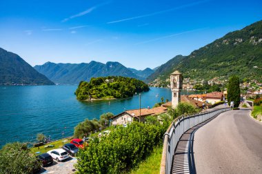 Como Gölü Panorama, Ossuccio çan kulesi ve Isola Comacina..