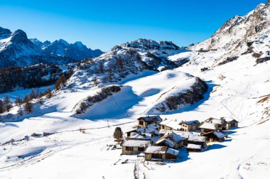 İsviçre, Engadine 'deki Grevasalvas ve Sils Gölü' nün manzarası..