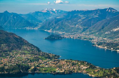 Como Gölü Panoraması, Bellagio, Balbianello, Lecco ve Como kıyılarını ve yukarıdaki dağları göstererek Ortanella 'dan çekilmiş..