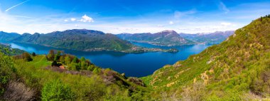 Como Gölü Panoraması, Bellagio, Balbianello, Lecco ve Como kıyılarını ve yukarıdaki dağları göstererek Ortanella 'dan çekilmiş..