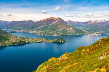 Como Gölü Panoraması, Bellagio, Balbianello, Lecco ve Como kıyılarını ve yukarıdaki dağları göstererek Ortanella 'dan çekilmiş..