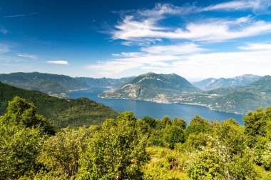 Como Gölü 'nden Panorama, Tremezzina, Villa Balbianello, Lugano Gölü' nü bir anlığına gören, Alpe Tedoldo