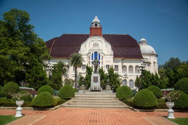 Royal Palace Phra Ram Ratcha Niwet Tayland 'ın Phetchaburi şehrinde bulunan Petchaburi şehrinde Kasım 2022